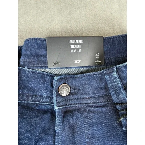 Diesel Larkee Straight Leg Jeans Mens 32x32 Dark Blue Denim Button Fly $195 NWT